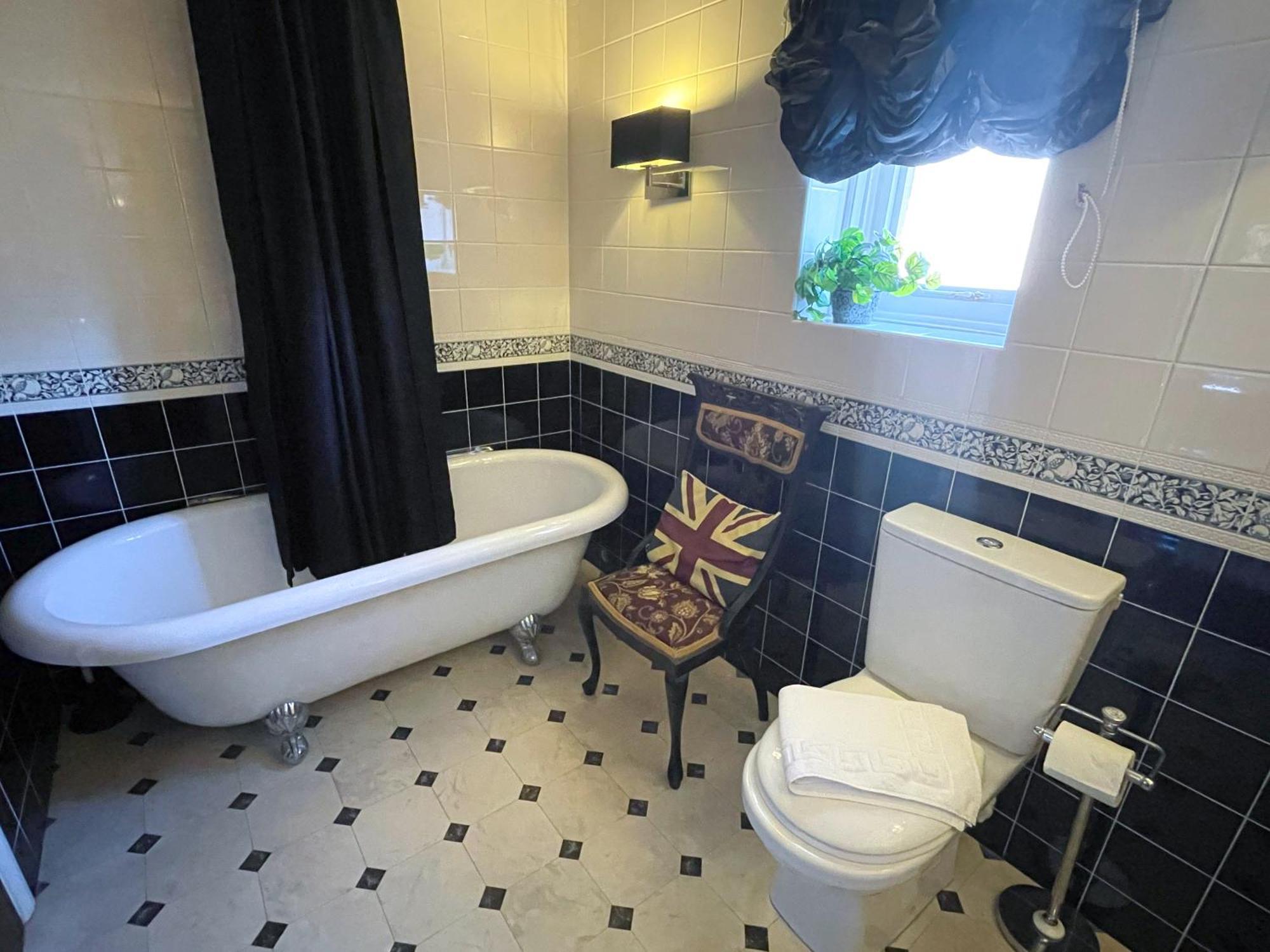 Lovely Self Equipped - 3 Minutes Walk From Centre Chester