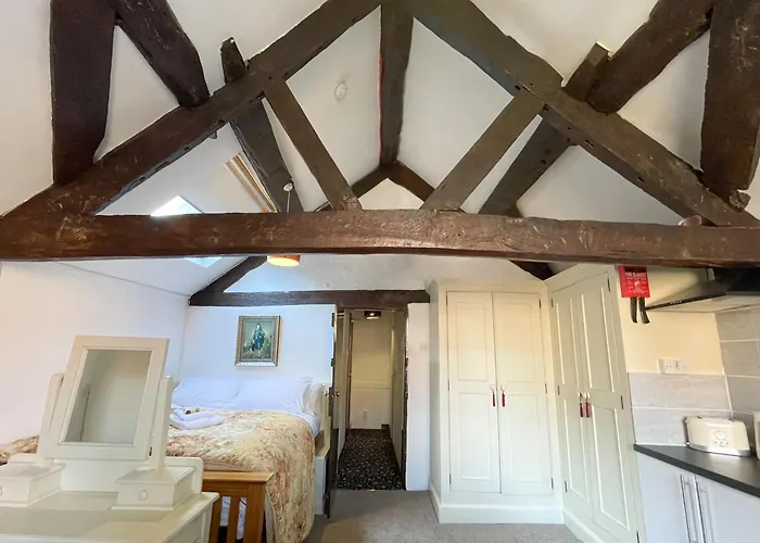 Lovely Self Equipped Studio - 3 Minutes Walk From Chester Centre