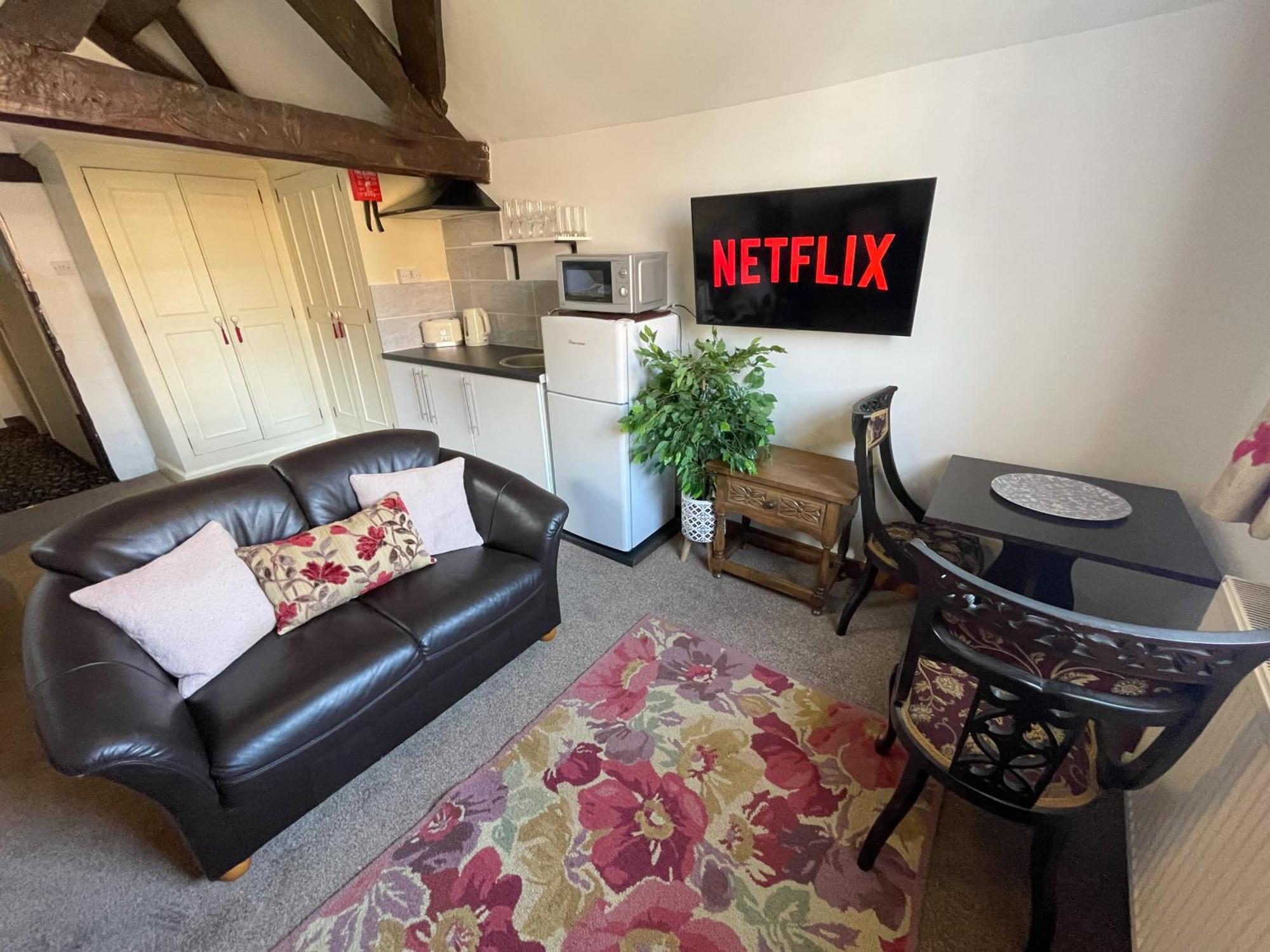 Lovely Self Equipped - 3 Minutes Walk From Centre *